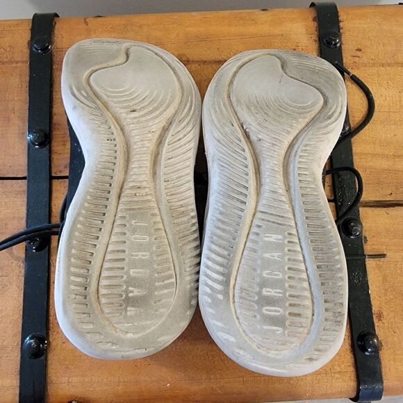 Jordan First Class sneakers size 7.5 - Picture 9 of 9